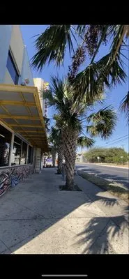 Labyrinth logistics Logo