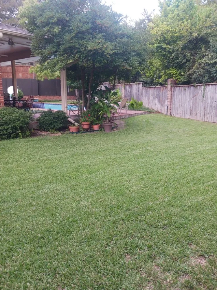 Custom lawn mowing service in Granbury, TX by Lac Landscaping & Sprinkler Services