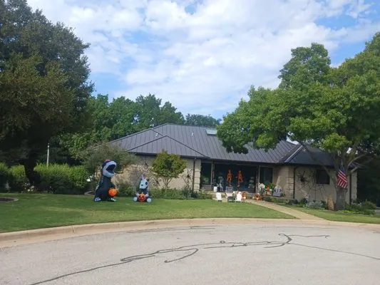 Lac Landscaping & Sprinkler Services Logo