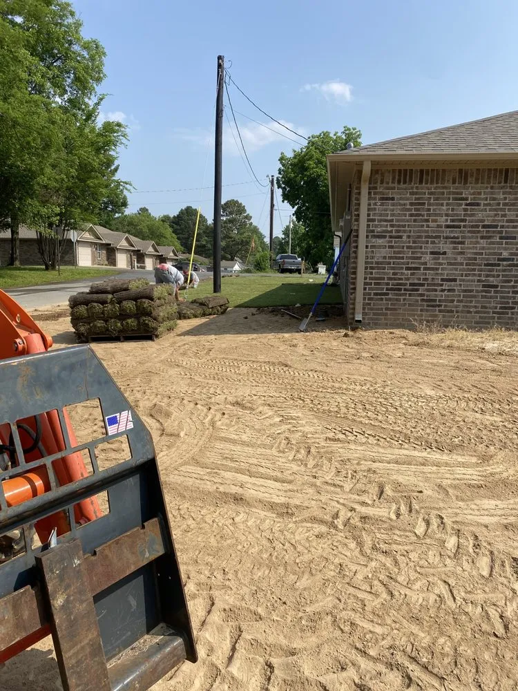 Custom residential landscaping experts serving Paragould, AR - Lacey Lawn and Construction