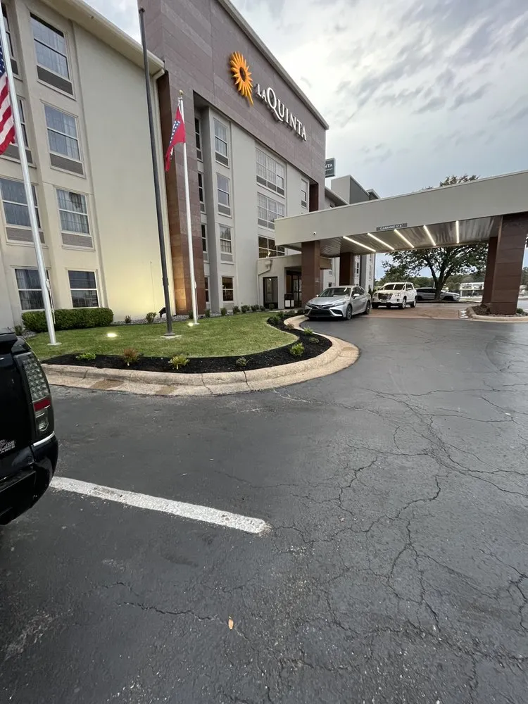 Reliable landscape installation experts serving Paragould, AR - Lacey Lawn and Construction