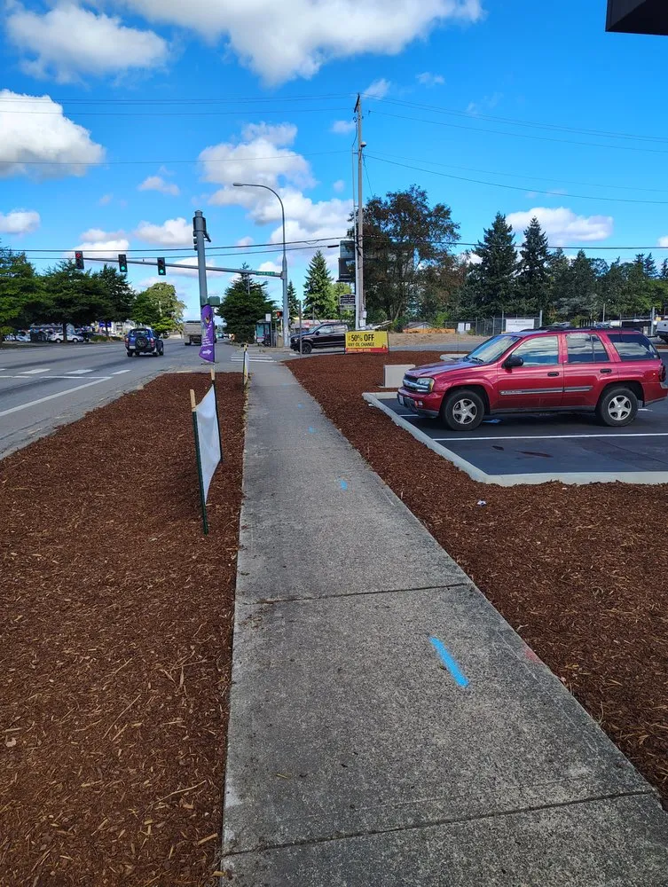 Affordable garden landscaping with custom design in Tacoma, WA by Lacey's Landscaping