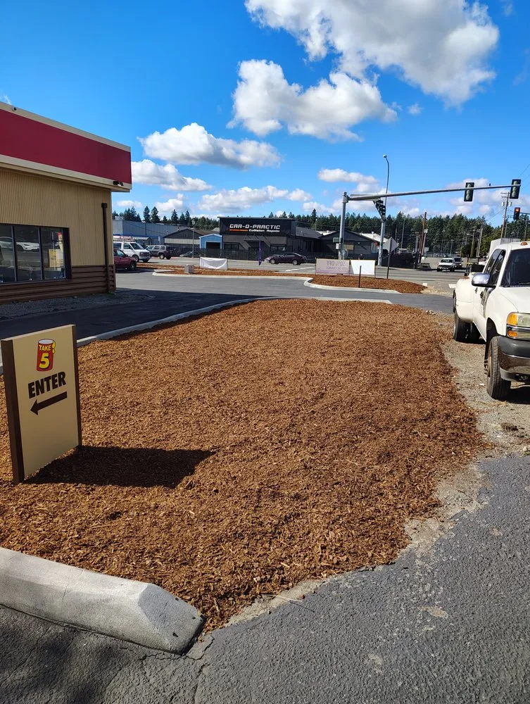 Reliable yard maintenance experts serving Tacoma, WA - Lacey's Landscaping