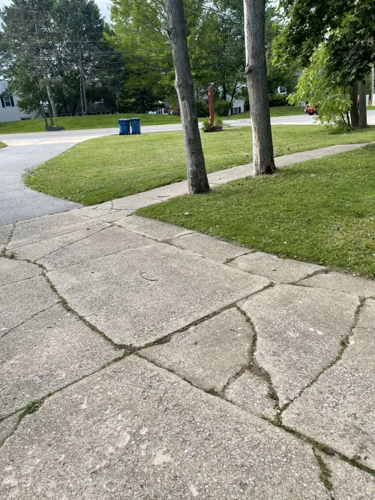 Trusted yard cleanup service in Mayfield, OH - Lackeys Incredible Landscaping