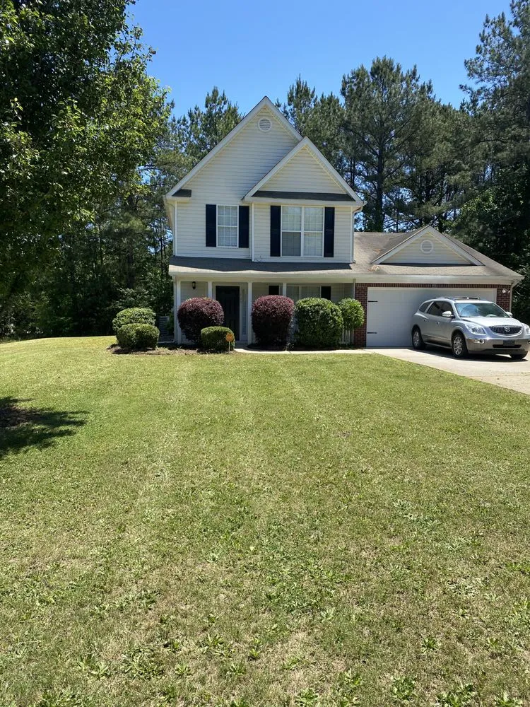 Custom yard cleanup service for residential properties across Griffin, GA - Lackey’s Lawn Care