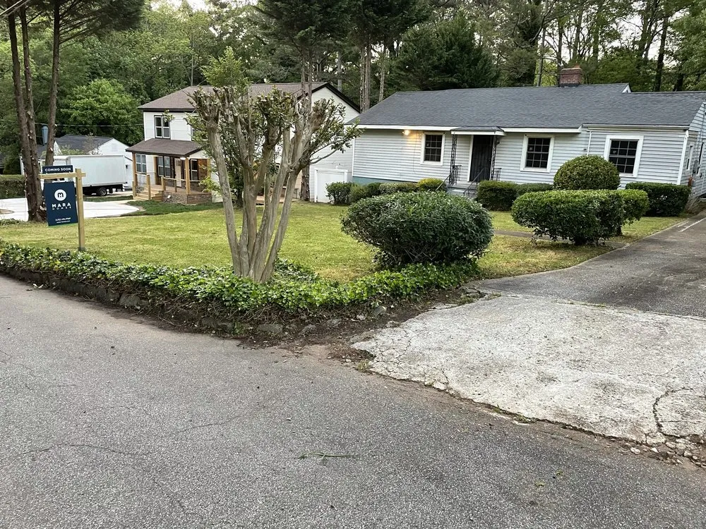 Custom outdoor landscaping for beautiful yards in Atlanta, GA by Lacy Lawns