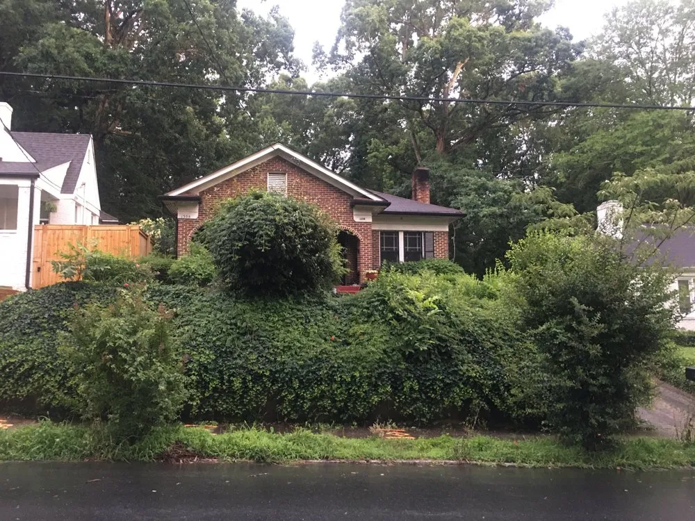 Trusted garden landscaping with custom design in Atlanta, GA by Lacy Lawns