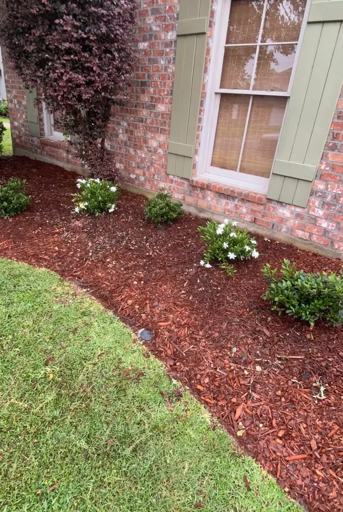 Top-rated yard cleanup service with custom design in Pittsburgh, PA by LaDell Services