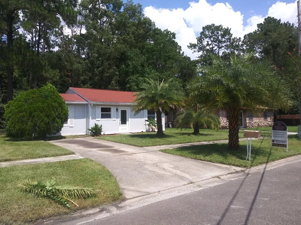 Expert outdoor landscaping in Jacksonville, FL - Ladycat's Lawns, Landscaping and More