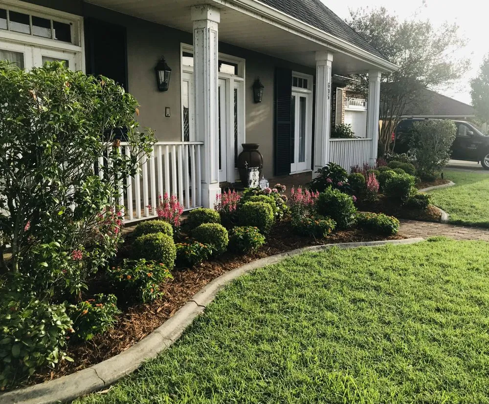 Reliable lawn care service near you in Kenner, LA by Lagniappe Lawns