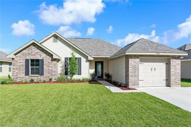 Top-rated outdoor landscaping for year-round maintenance across Kenner, LA - Lagniappe Lawns