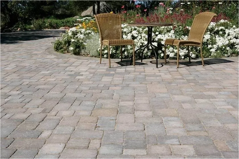 Custom yard maintenance for homes in Lancaster, SC by Lagoscape