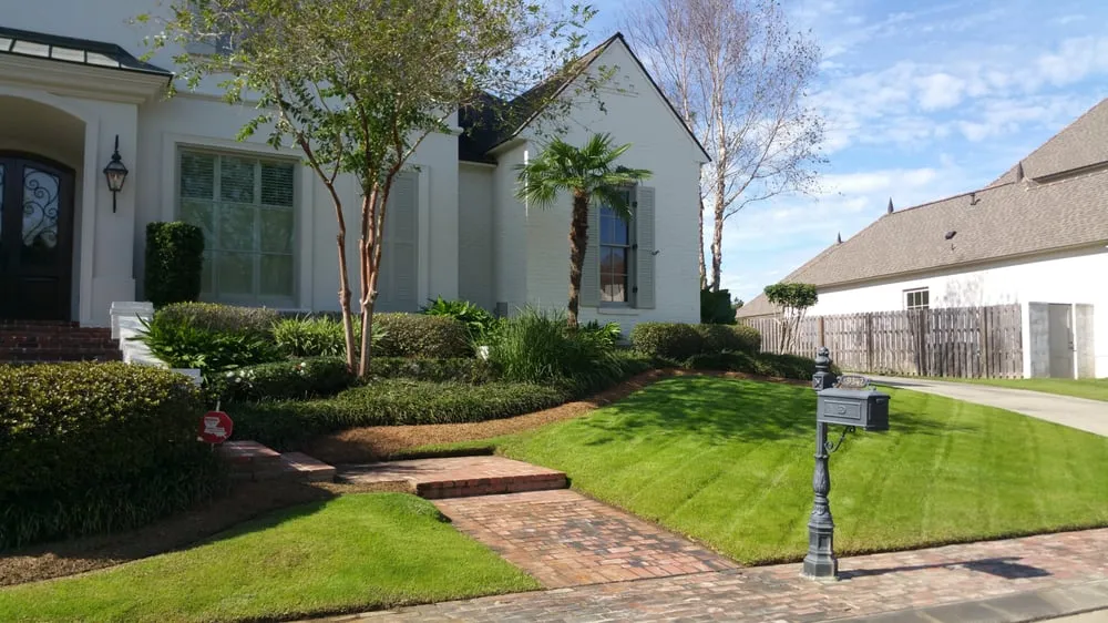 Affordable yard maintenance in Baton Rouge, LA - Lagreen Landscape