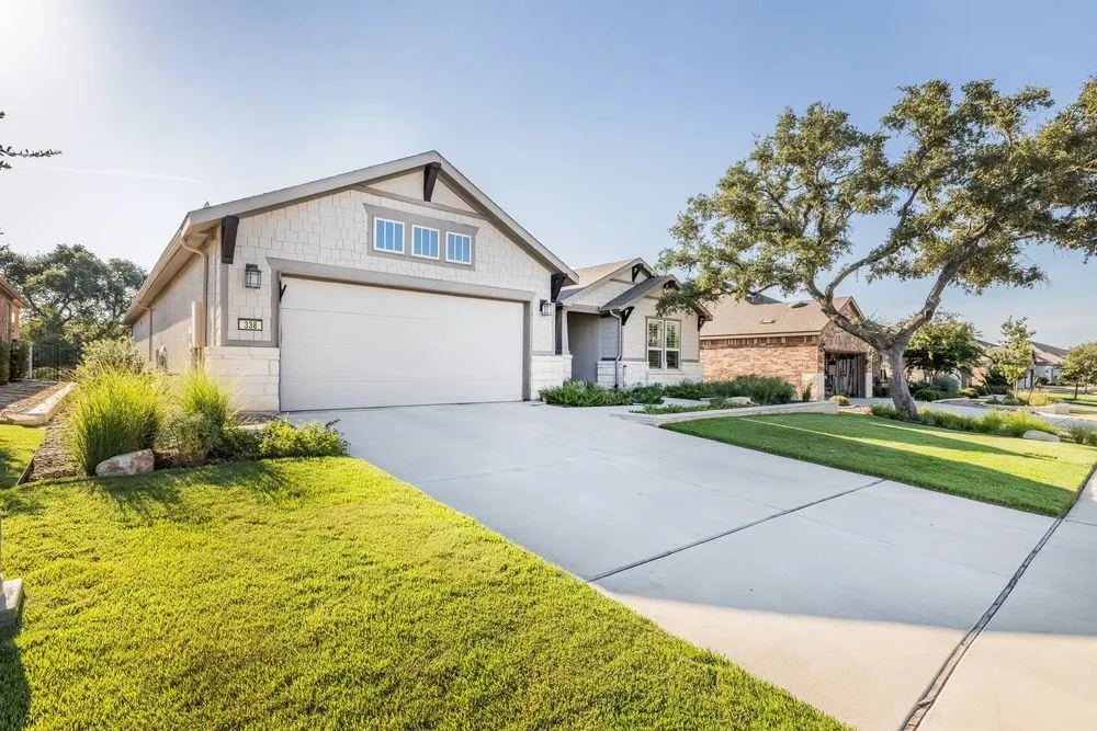 Top-rated outdoor landscaping in Austin, TX by Laguna Landscaping & Construction