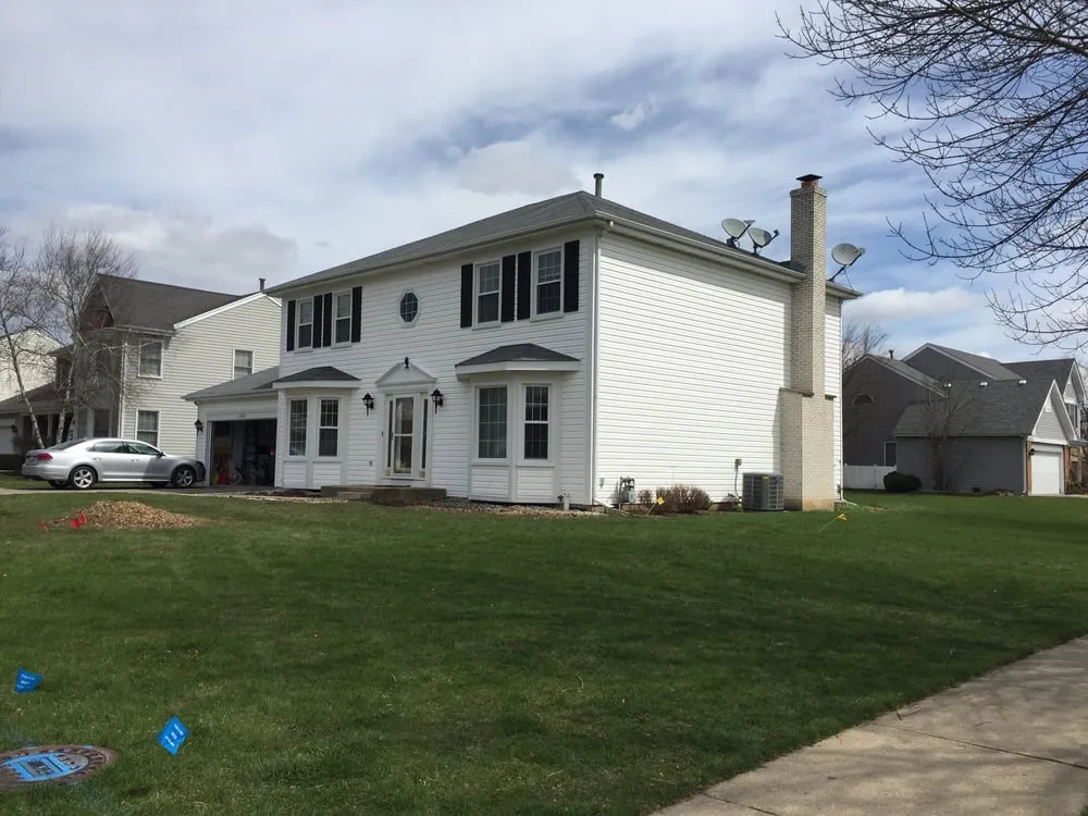 Local yard maintenance in Round Lake Beach, IL by Lagunas Tree Service