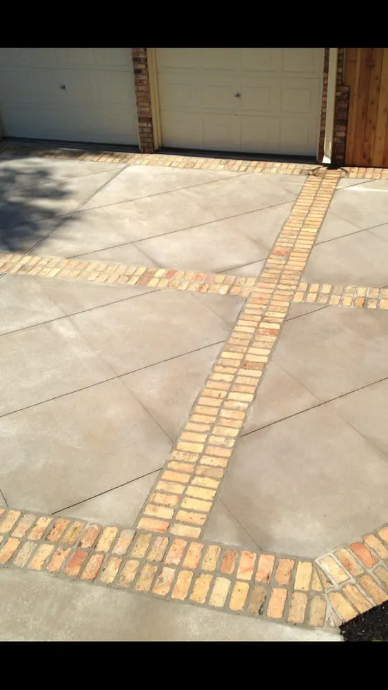 Expert lawn mowing service experts serving Houston, TX - Laird Landscaping