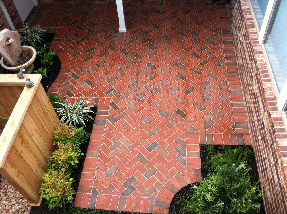 Trusted yard maintenance for homes across Houston, TX - Laird Landscaping