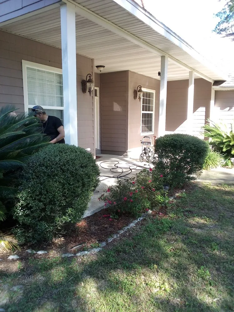Custom landscape design for homes in Keystone Heights, FL by Lake Area Handyman Services & More