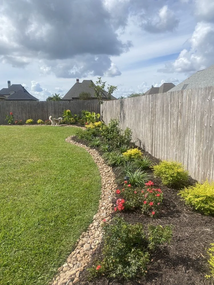 Local lawn care service experts serving Lake Charles, LA - Lake Charles Lawn & Landscape