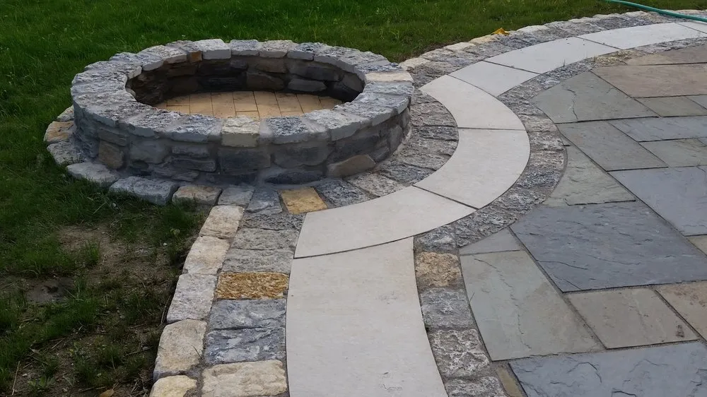 Professional residential landscaping experts serving Hartland, WI - Lake City Landscape