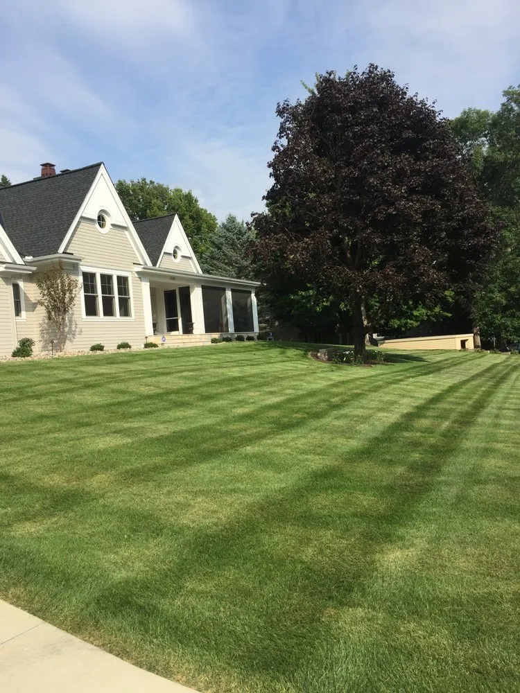 Custom lawn mowing service in Mound, MN - Lake Country Lawn & Landscape