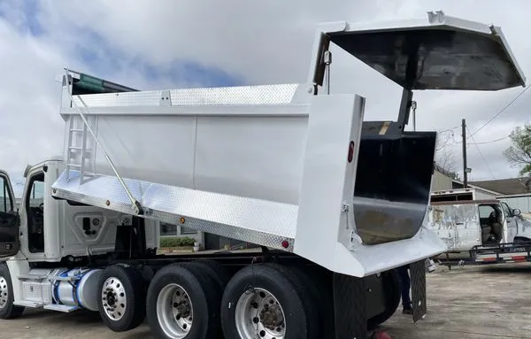 Lake Creek Trucking Logo