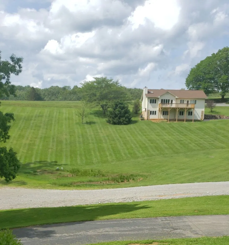 Local outdoor landscaping in Moneta, VA - Lake Haven Lawns