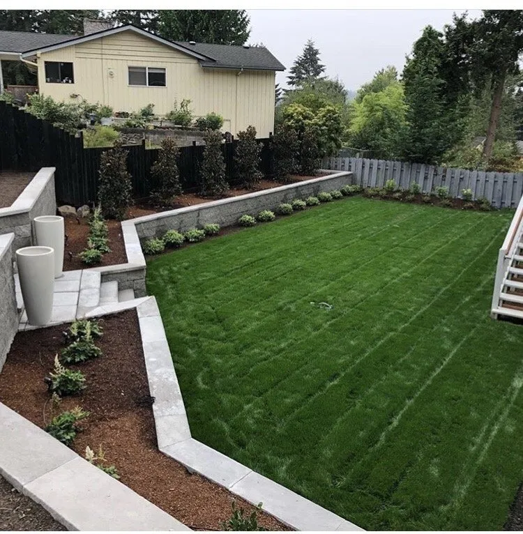 Affordable outdoor landscaping with custom design in Bellevue, WA by Lake Hills BC Landscaping