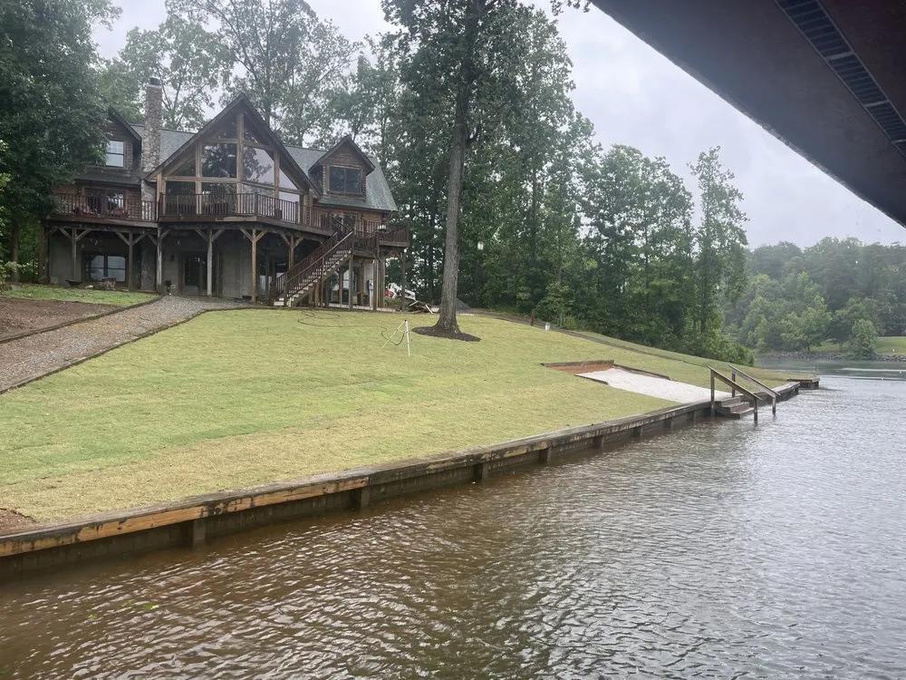 Local yard cleanup service for year-round maintenance in Bumpass, VA by Lake It Lawncare of Lake Anna