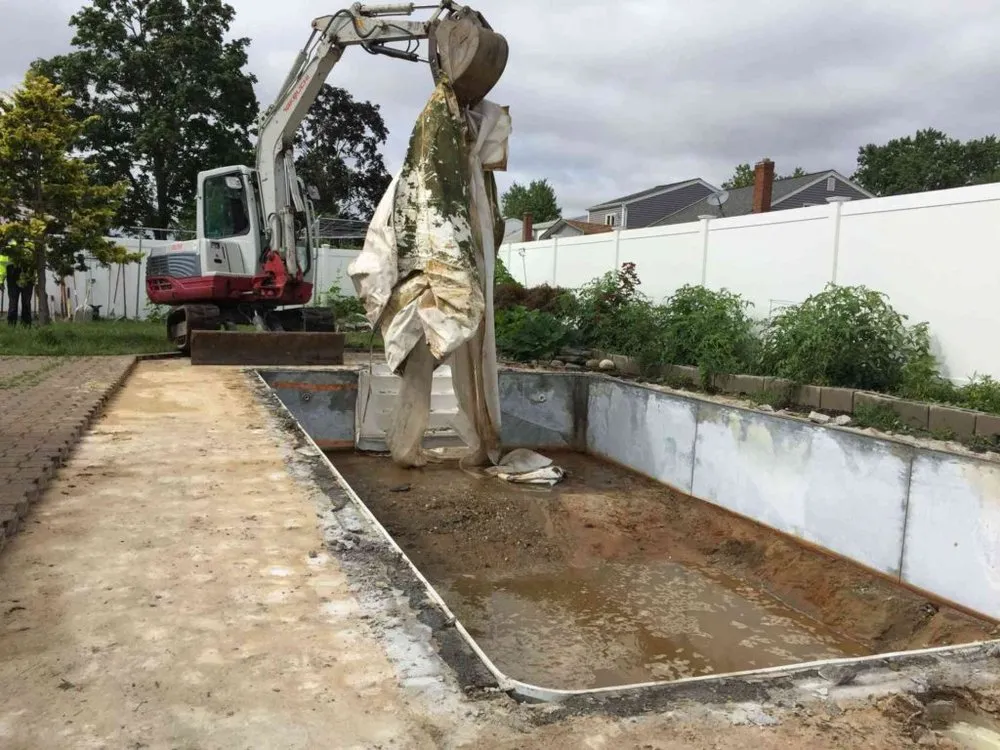 Custom landscaping services for beautiful yards in Smithtown, NY by Lake Norman Long Island Excavating