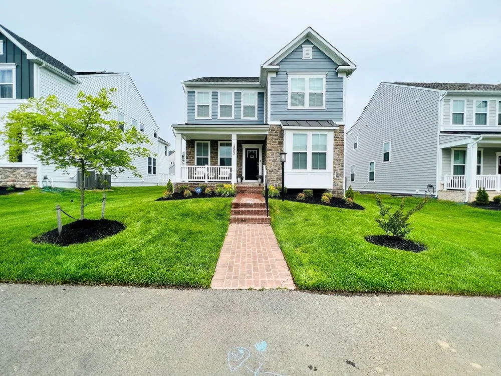 Custom yard cleanup service for homes across Woodbridge, VA - Lake Ridge Nursery