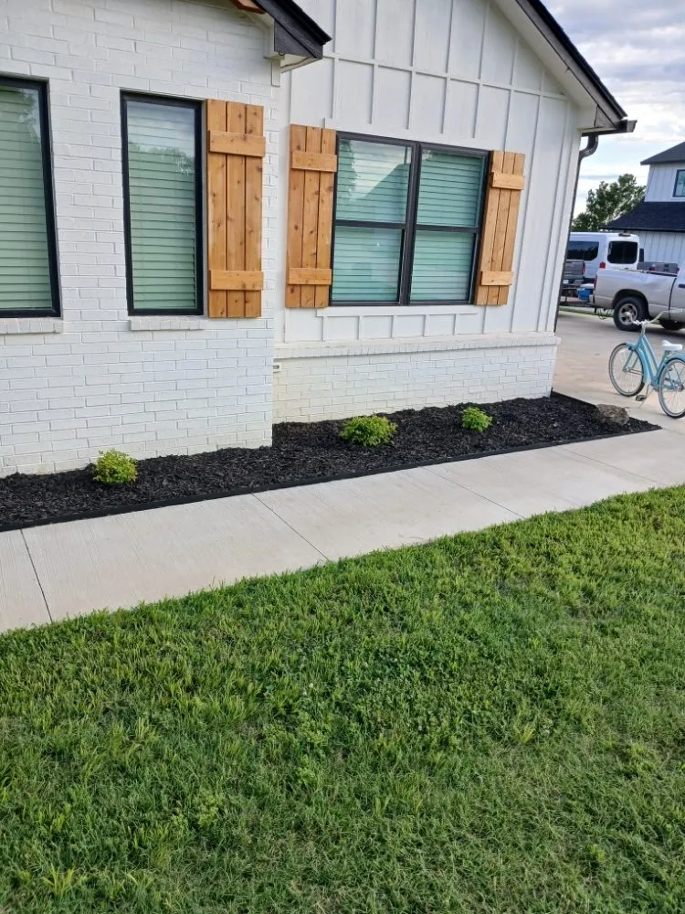 Trusted yard cleanup service for beautiful yards in Salina, OK by Lake Side Lawn Care