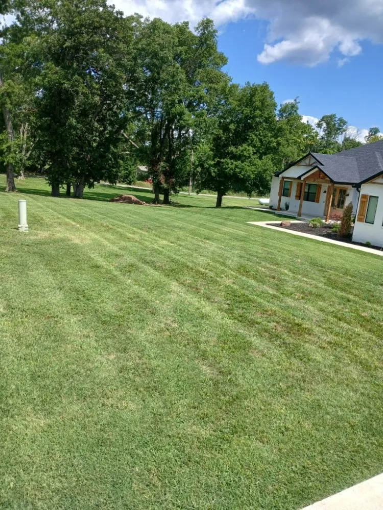 Reliable lawn mowing service in Salina, OK - Lake Side Lawn Care