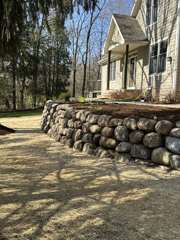 Custom landscaping services experts serving Milwaukee, WI - Lake Vista Landscaping