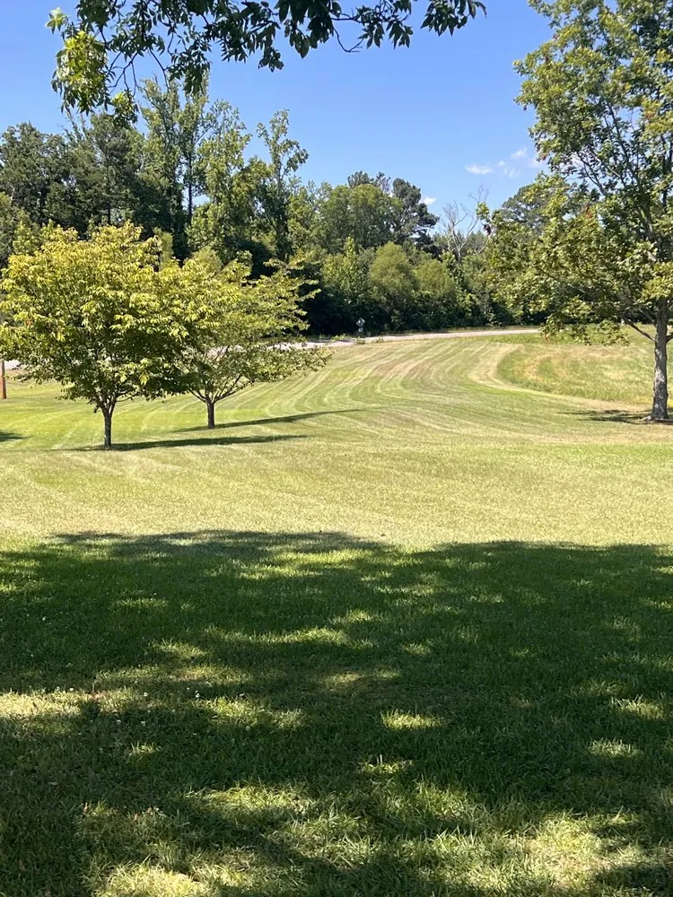 Top-rated landscape installation in Guntersville, AL by LakeCity Lawncare