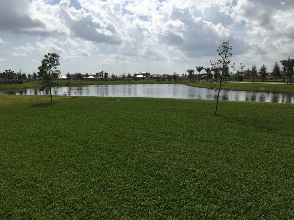 Custom lawn care service with custom design across Port St. Lucie, FL - Lakefrontlawnservice.com