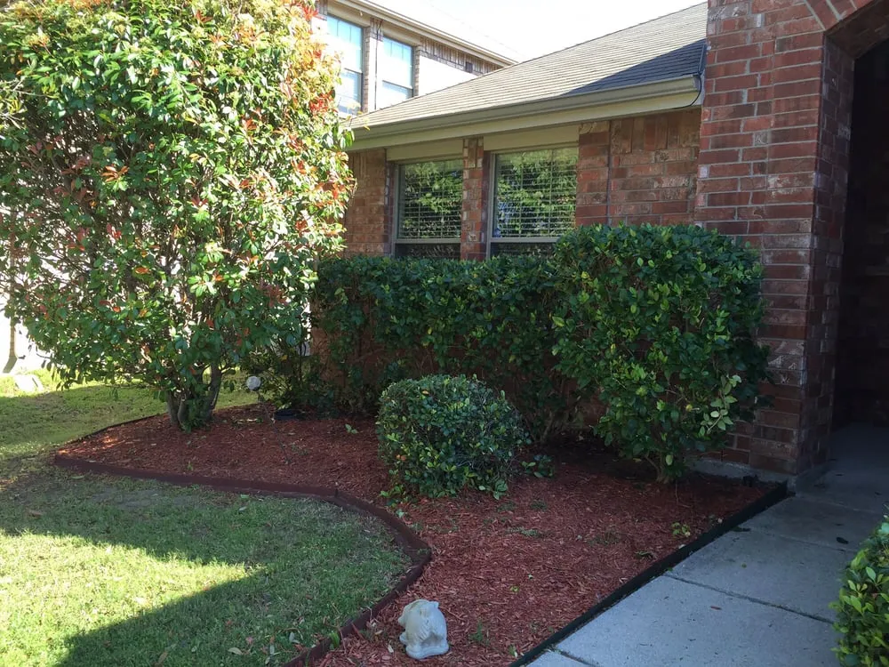 Local lawn mowing service in Frisco, TX by Lakehill Lawn