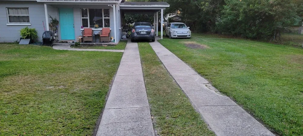 Professional garden landscaping in Lakeland, FL by Lakeland Landscaping