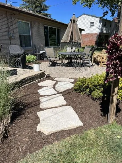 Local outdoor landscaping experts serving Waterford Township, MI - Lake's Lawn & Landscape