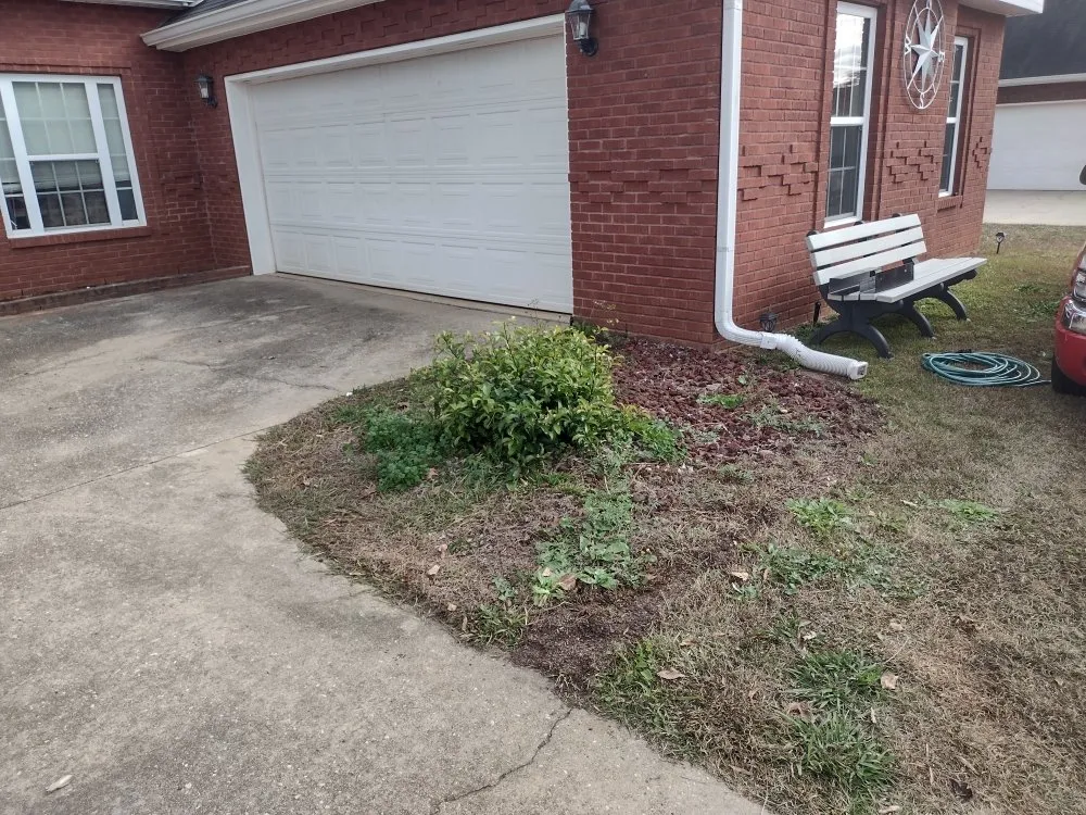 Expert outdoor landscaping experts serving Byron, GA - Lake's Pro Landcare