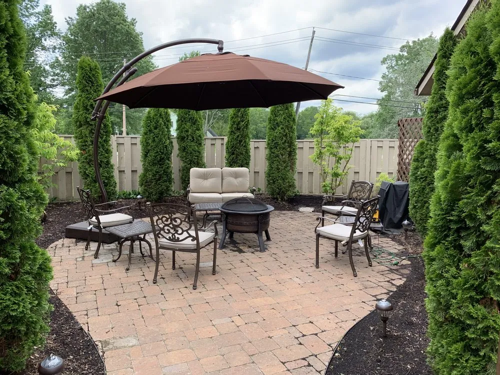 Expert outdoor landscaping in Elyria, OH by Lakeshore Design & Landscaping