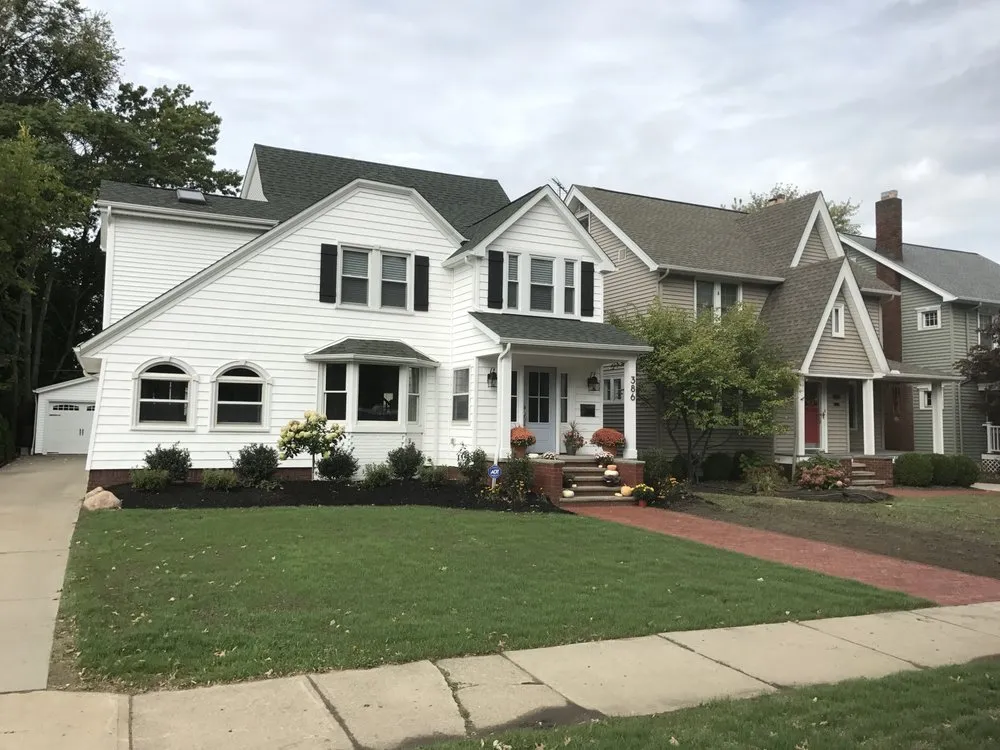 Custom landscape installation experts serving Elyria, OH - Lakeshore Design & Landscaping