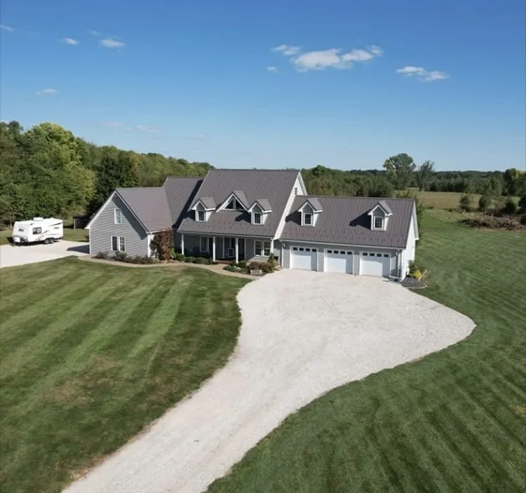 Top-rated yard cleanup service in South Bend, IN by Lakeshore Mowing