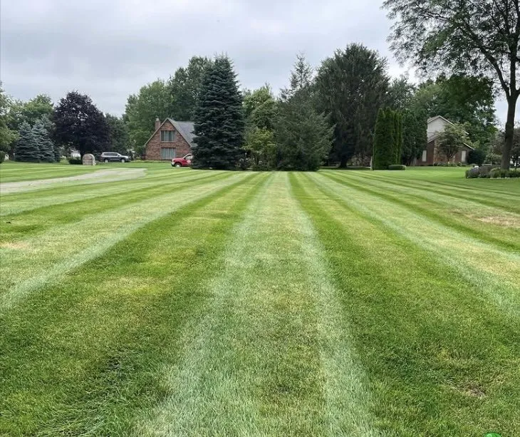 Top-rated lawn mowing service in South Bend, IN - Lakeshore Mowing
