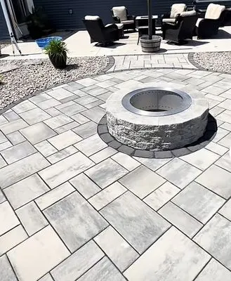 Lakeside Landscaping & Design Logo