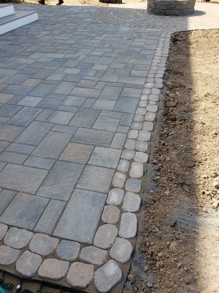 Professional lawn care service experts serving Rochester, NY - Lakeside Landscaping