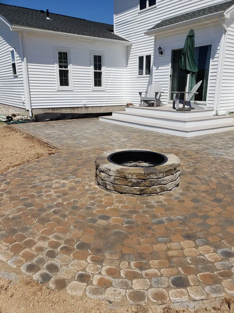 Custom landscape installation experts serving Rochester, NY - Lakeside Landscaping