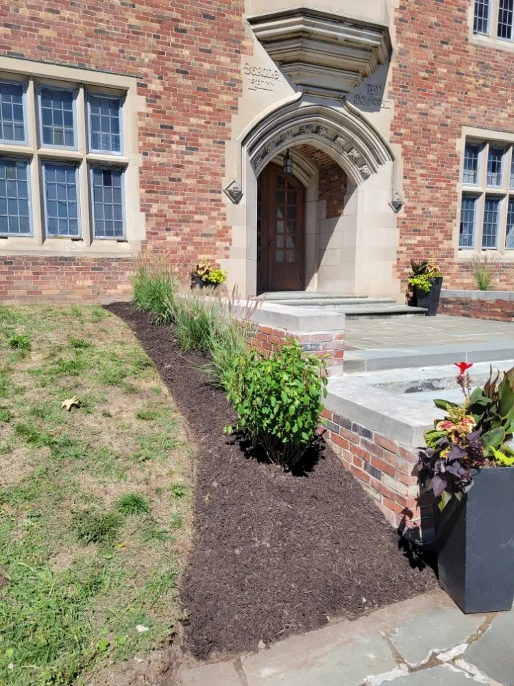 Professional lawn care service experts serving Rochester, NY - Lakeside Landscaping