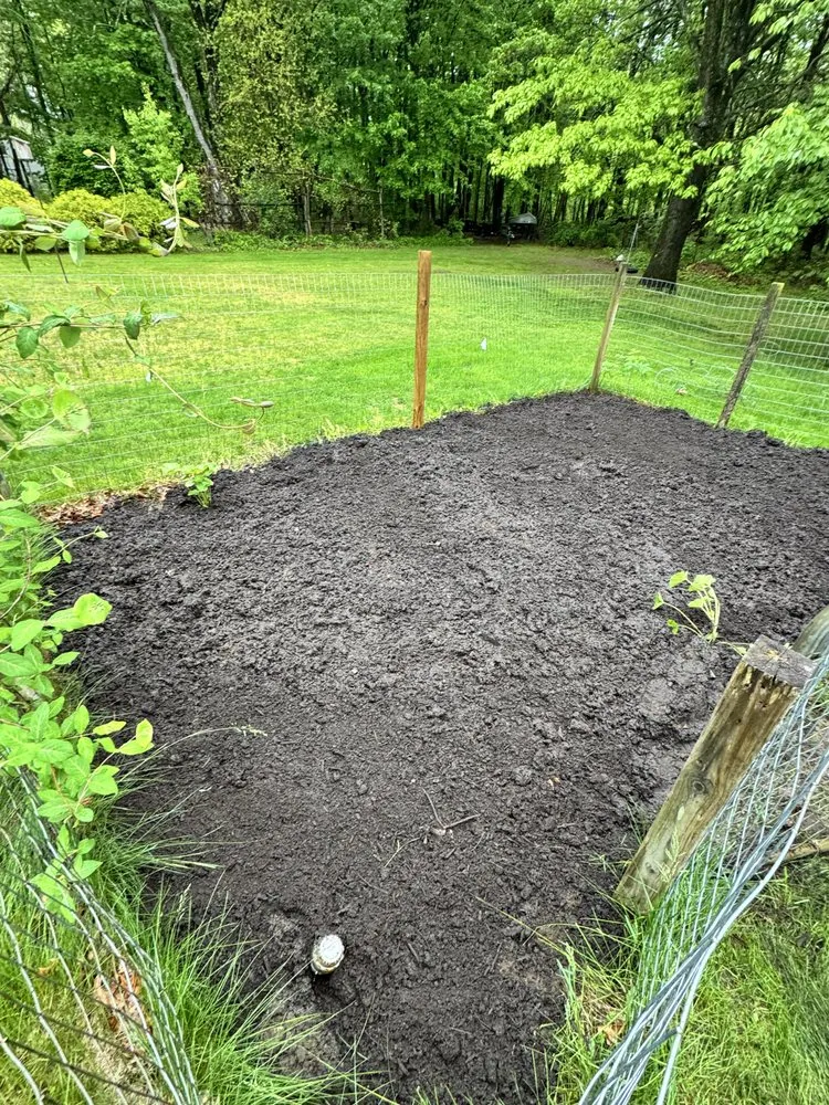 Affordable lawn mowing service in Rockford, MI by Lakeside Landscaping