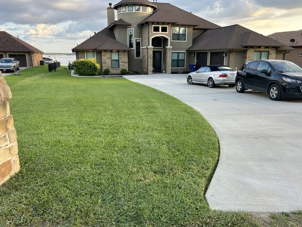 Top-rated residential landscaping for year-round maintenance in Livingston, TX by Lakeside Lawn Care Landscaping